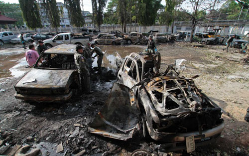 ເກີດເຫດວາງລະເບີດດ້ວຍລົດໂອໂຕຢູ່ພາກໃຕ້ຂອງໄທ